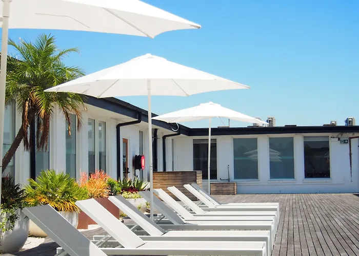 Barrys Beach Road Hotel